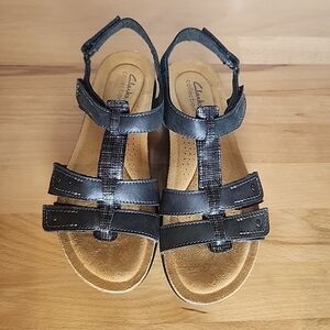 Clarks April Cove Flat Sandals Women 8M Black Leather Hook & Loop Comfort Boho